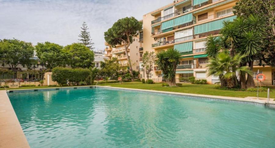 Lägenhet Stylish 3 Bedroom Penthouse In Centre With Large Pool Close To The
