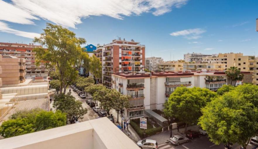 Stylish 3 Bedroom Penthouse In Centre With Large Pool Close To The Apartment Marbella